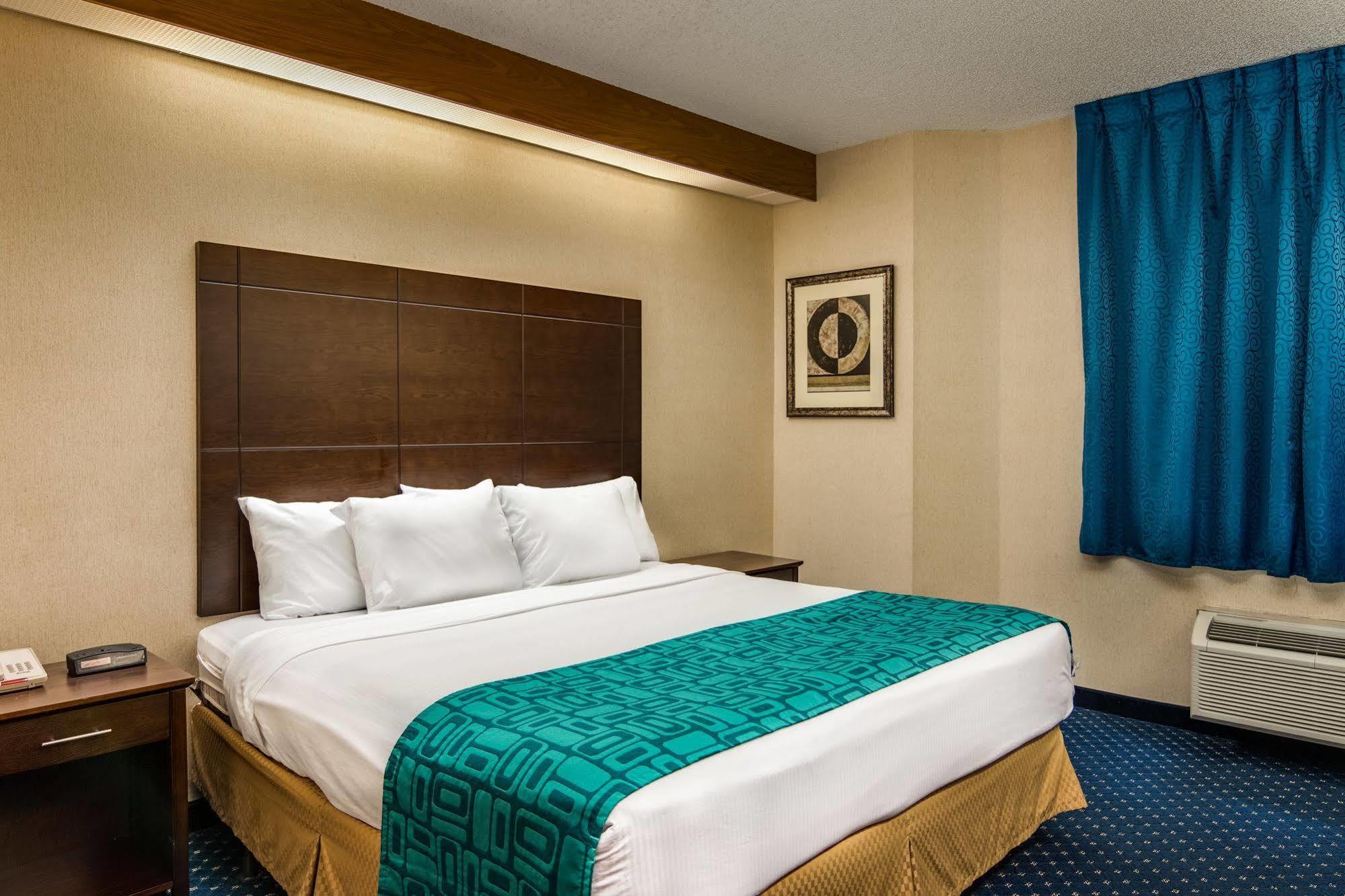 Howard Johnson By Wyndham Vancouver Hotel & Suites Экстерьер фото